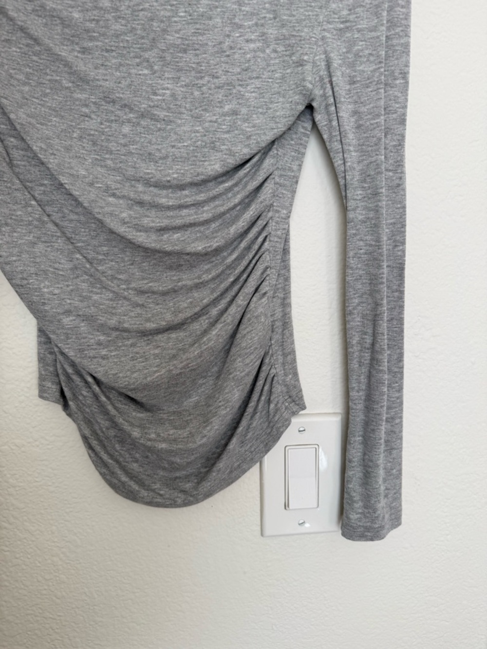 Commense Ruched Long Sleeve - Picture 4 of 8